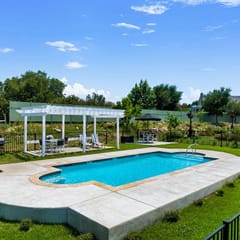 Chateau-Cochin, 3 Queen beds & Pool