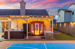 Heated Pool, Spa, Sauna, Mini Golf, Pickleball - Image 2