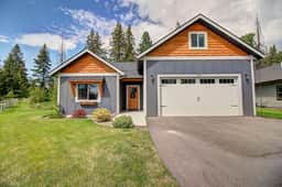 Queen Room, Shared Bath | Kalispell Home - Image 2