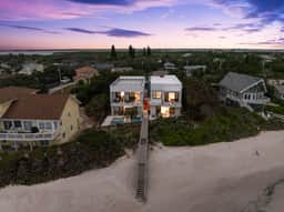 Melbourne Oasis: Beach front, pool & rooftop deck - Image 2