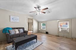 1 Bdr Apt. half a mile from Parkview Field - Image 2