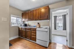 Pet Friendly Apt w/ Fenced Yard - Image 4