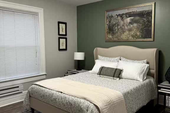 Quiet Apt on Fort Wayne's Downtown Trail - Image 1