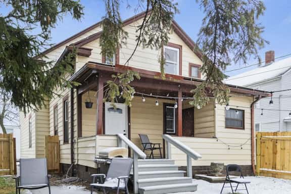 Family Friendly Home for 8 - Image 1