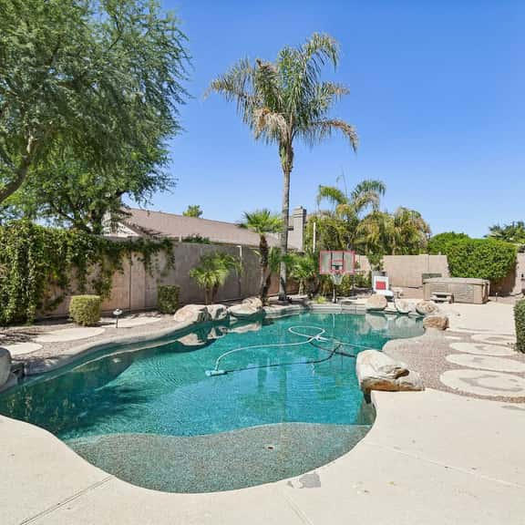 Spacious Villa w/Heatable Pool & Jacuzzi Sleeps 14 - Image 1