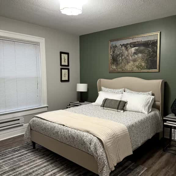 Quiet Apt on Fort Wayne's Downtown Trail - Image 1