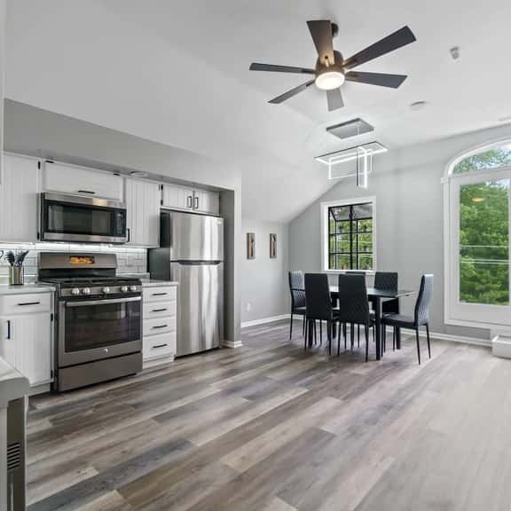 Historic Mansion Penthouse Apt w/CityViews - Image 1