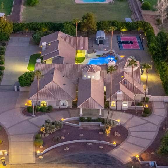 Pickleball Paradise Villa, Sleeps 22, Heatable Pool - Image 1
