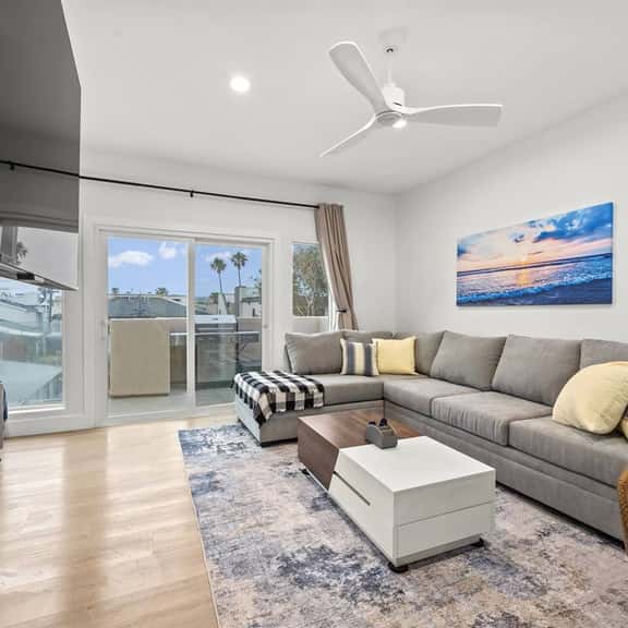 Just a few steps from the Beach w/Free Parking! - Image 1