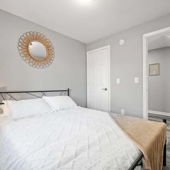 Downtown Apt w Free Parking by Electric Works! - Image 1