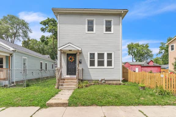 Walkable to Downtown Ft Wayne - Image 4