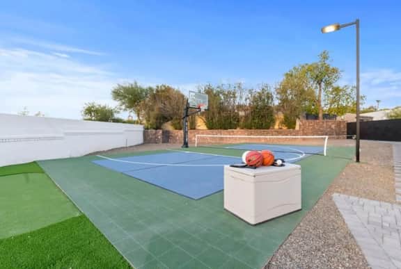 Lux Resort - Pool, Pickleball, Hot Tub, and more! - Image 5