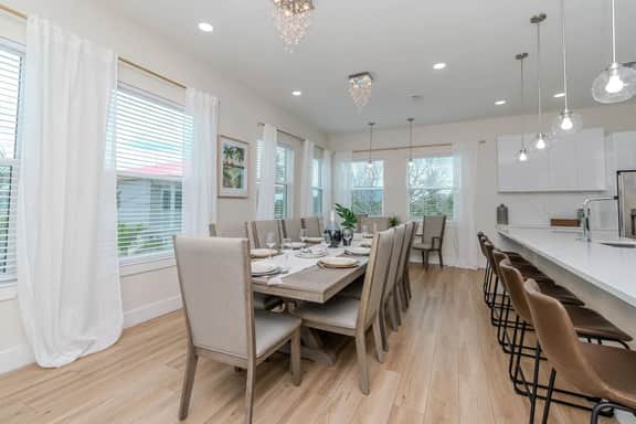 Spacious Beach Retreat, Sleeps 10 | Walk to Gulf - Image 3