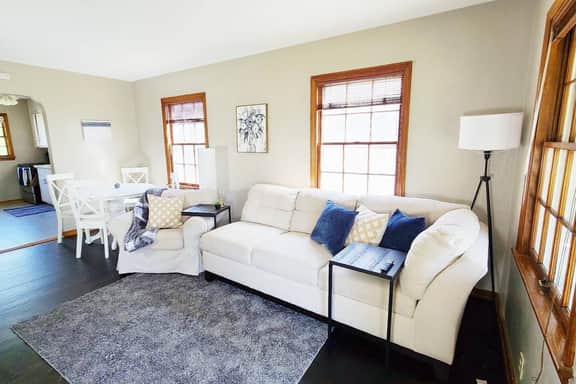 Cozy attic bedroom in cute neighbourhood - Image 4