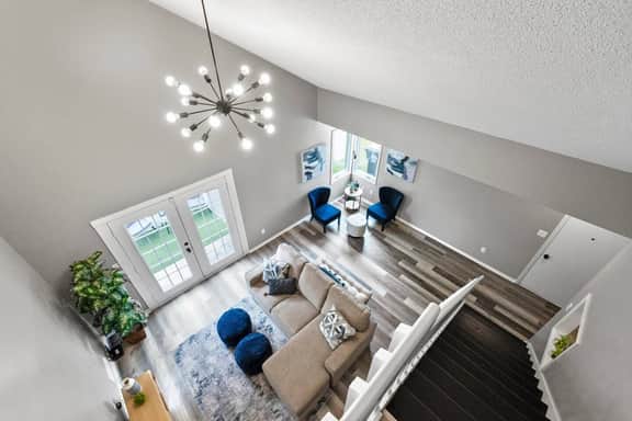Luxury Condo w/Attached Garage - Image 3