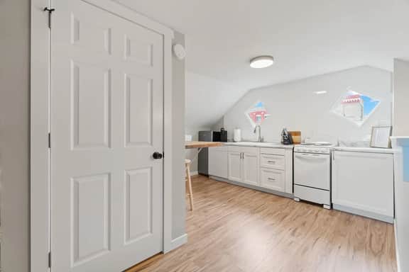 Pet friendly one bedroom Apt near Downtown - Image 4