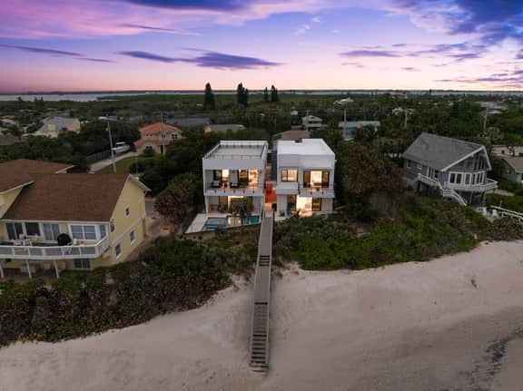 Melbourne Oasis: Beach front, pool & rooftop deck - Image 2