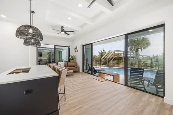 Melbourne Oasis: Beach access, pool & rooftop deck - Image 5